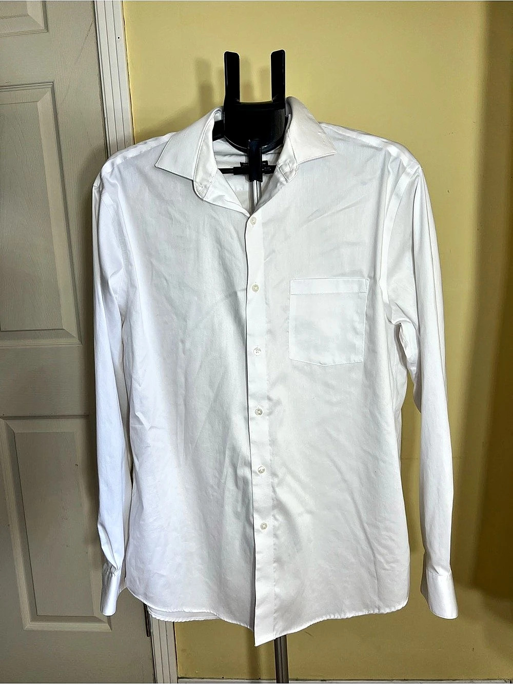 Van Heusen Ultra Wrinkle Free Regular Fit Stretch White Button Down Shirt Size